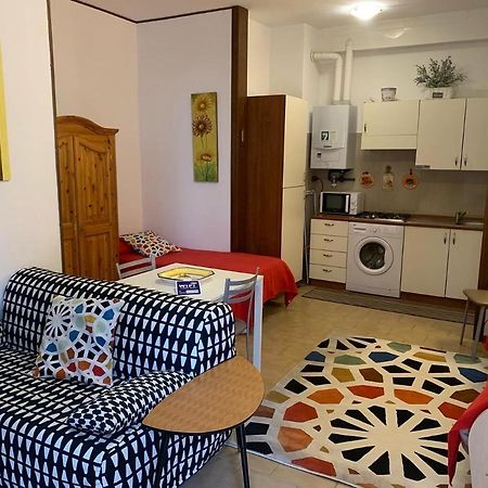 Appartamento Affitti Brevi Verona Colors/G.B. Rossi Friendly Екстер'єр фото